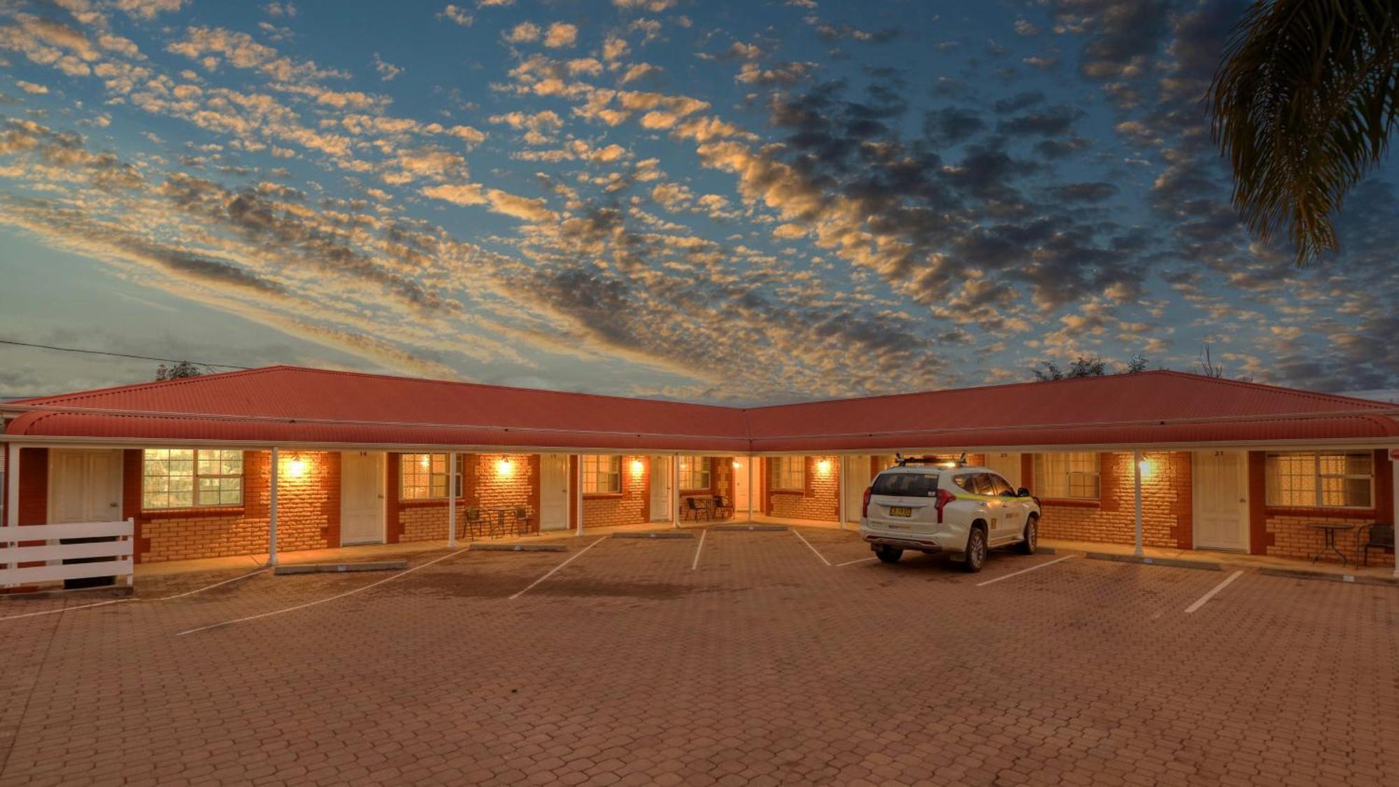 Charles Rasp Motor Inn & Cottages Broken Hill Eksteriør billede